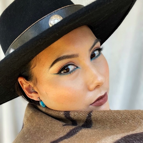 Meet your Posher, Shi-fawn - Picture 1 of 1